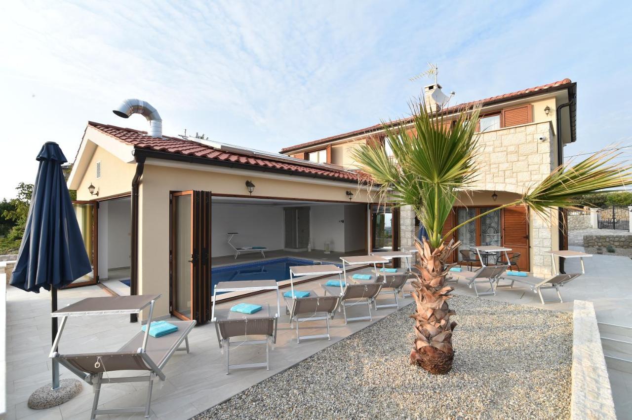 Muskatel -with Heated Pool Brzac