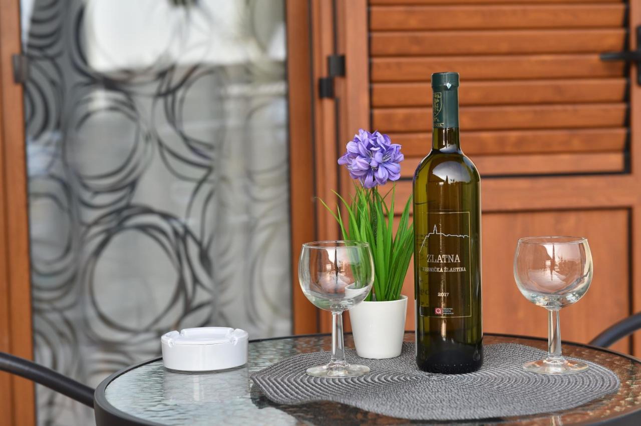 Muskatel -with Heated Pool Villa Brzac