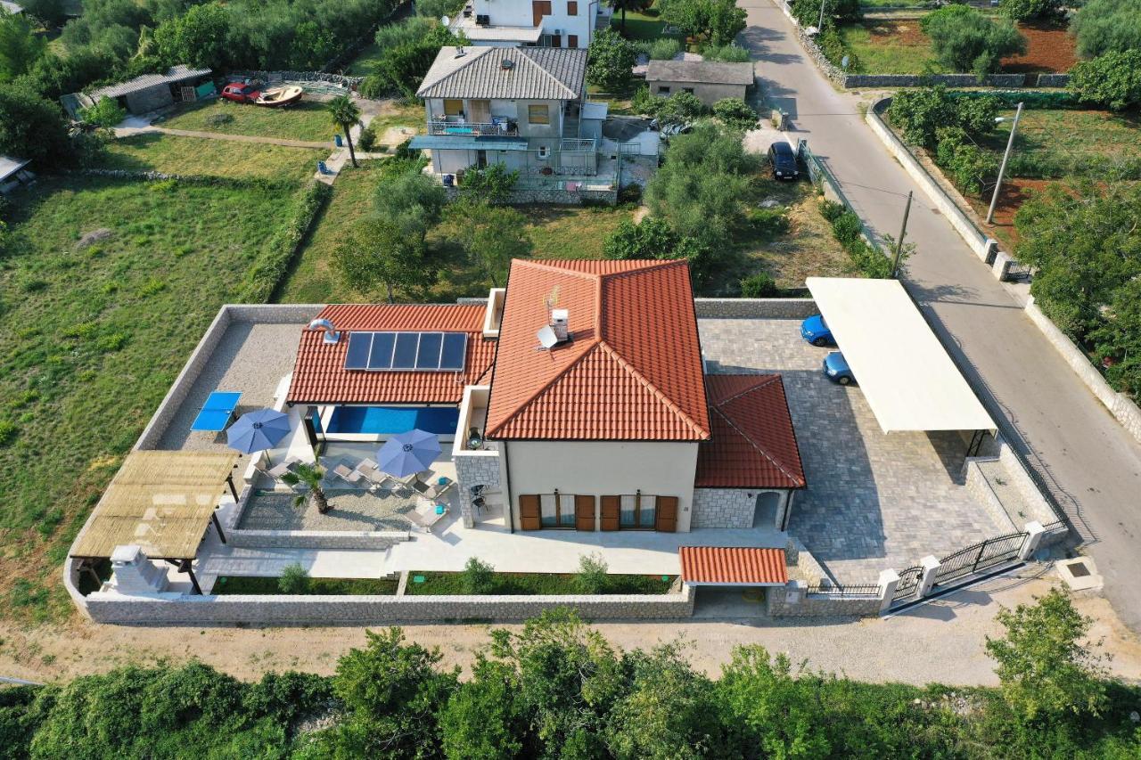 Villa Muskatel -with Heated Pool