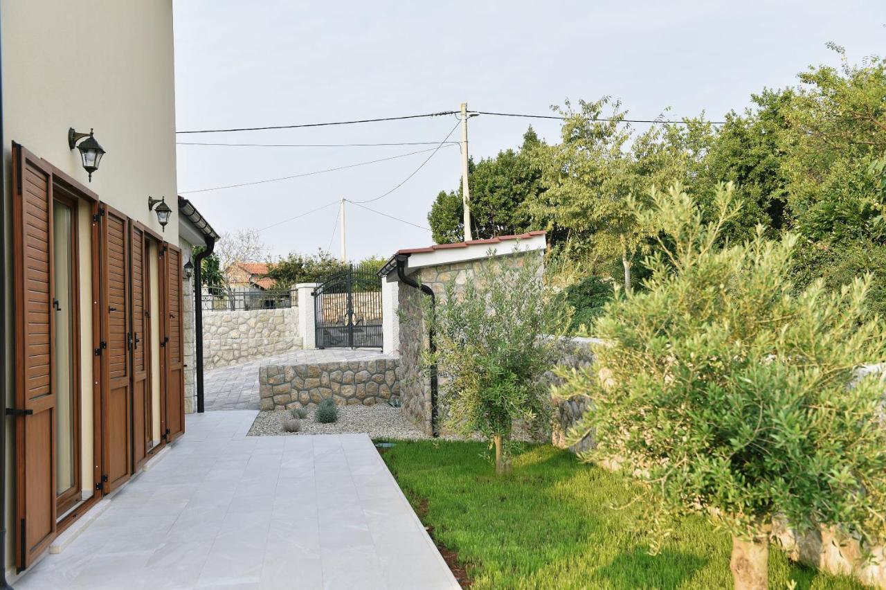Villa Muskatel -with Heated Pool *