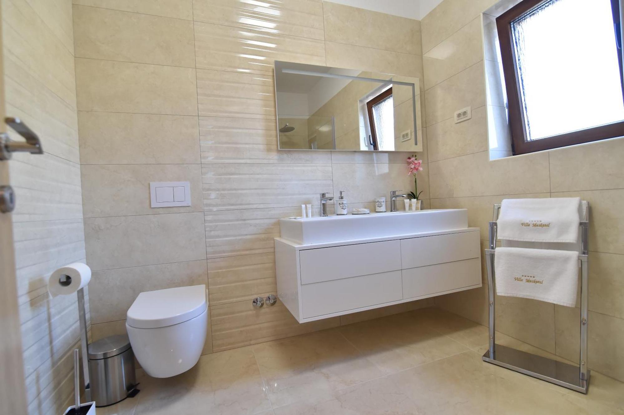 Villa Muskatel -with Heated Pool