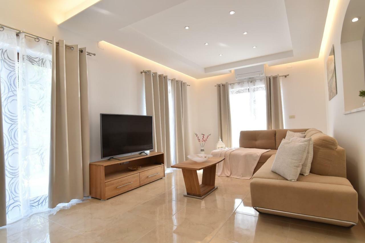 Muskatel -with Heated Pool Villa