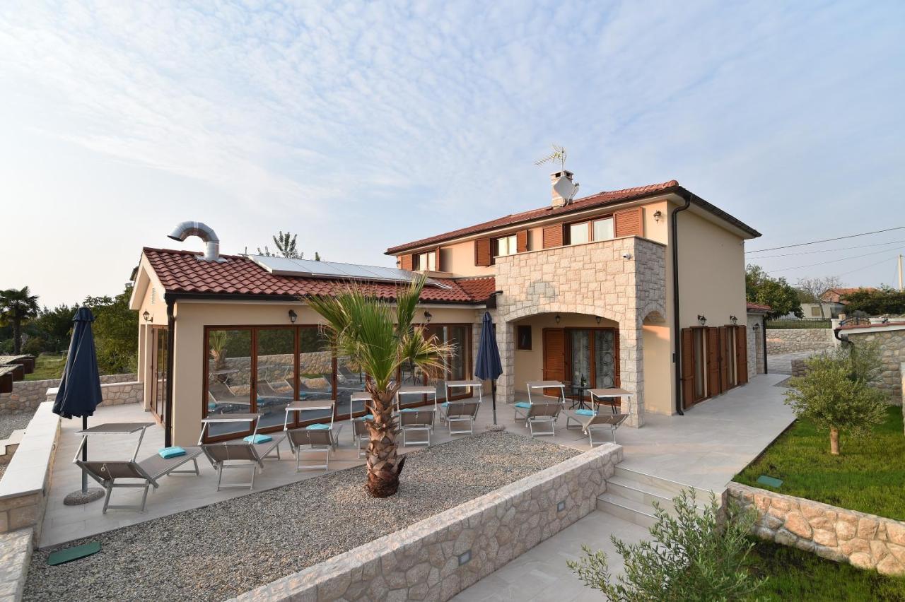Villa Muskatel -with Heated Pool Brzac