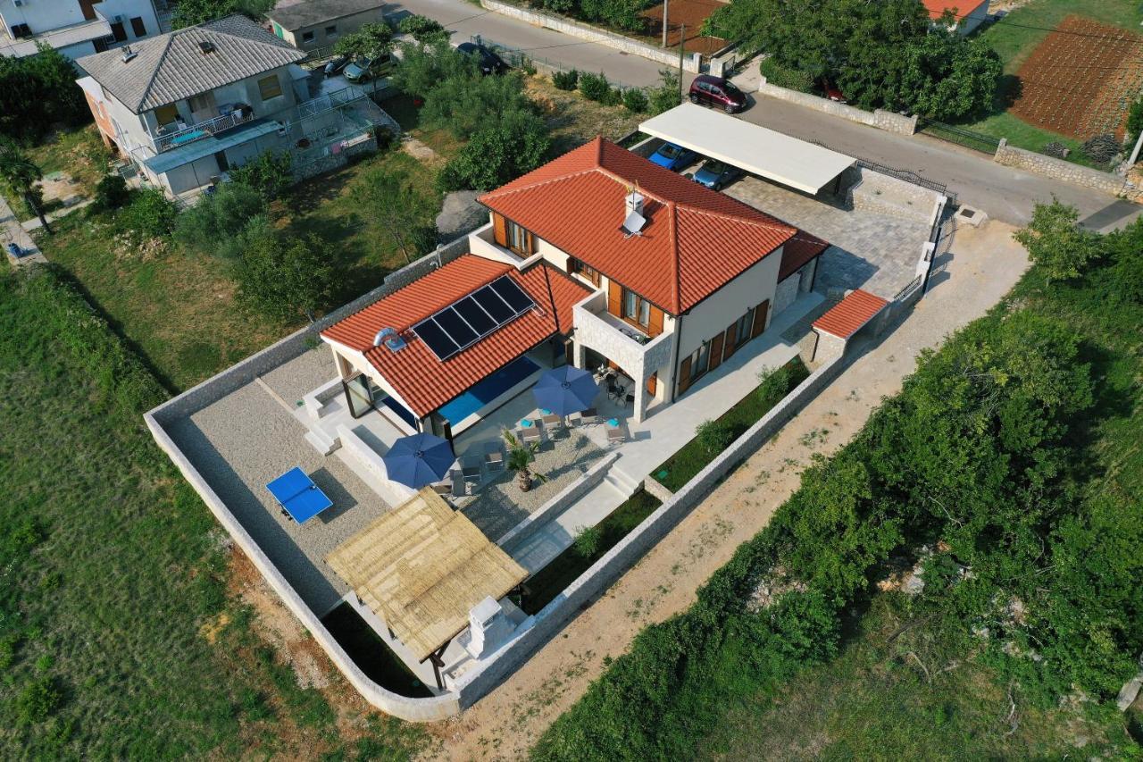 Muskatel -with Heated Pool Villa