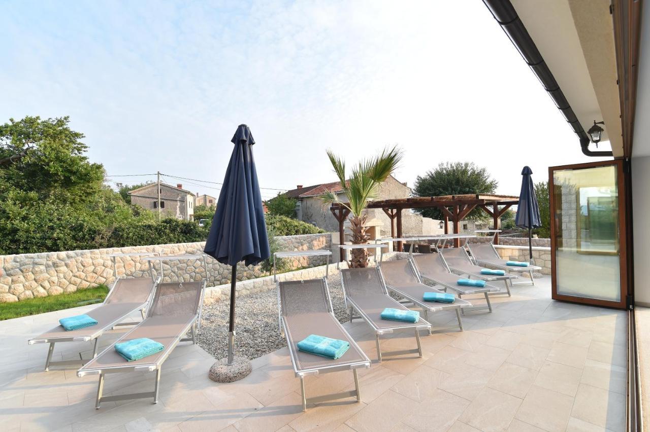 Muskatel -with Heated Pool Villa