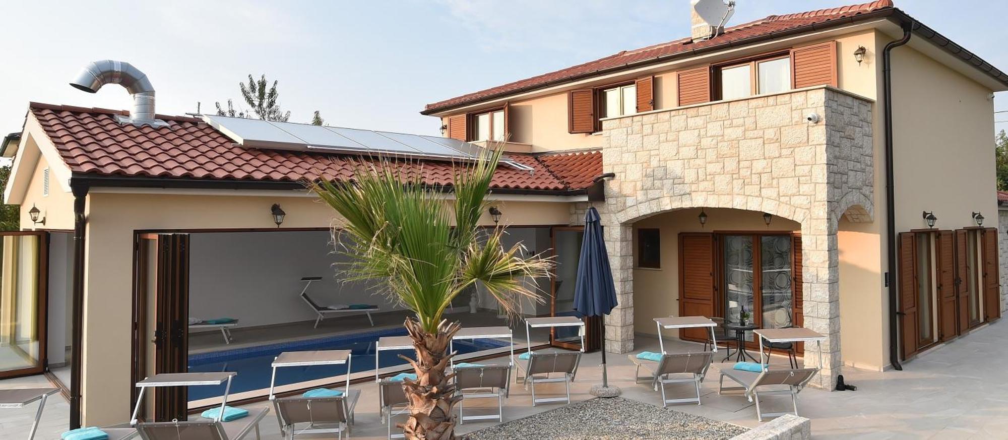 Muskatel -with Heated Pool Villa Brzac
