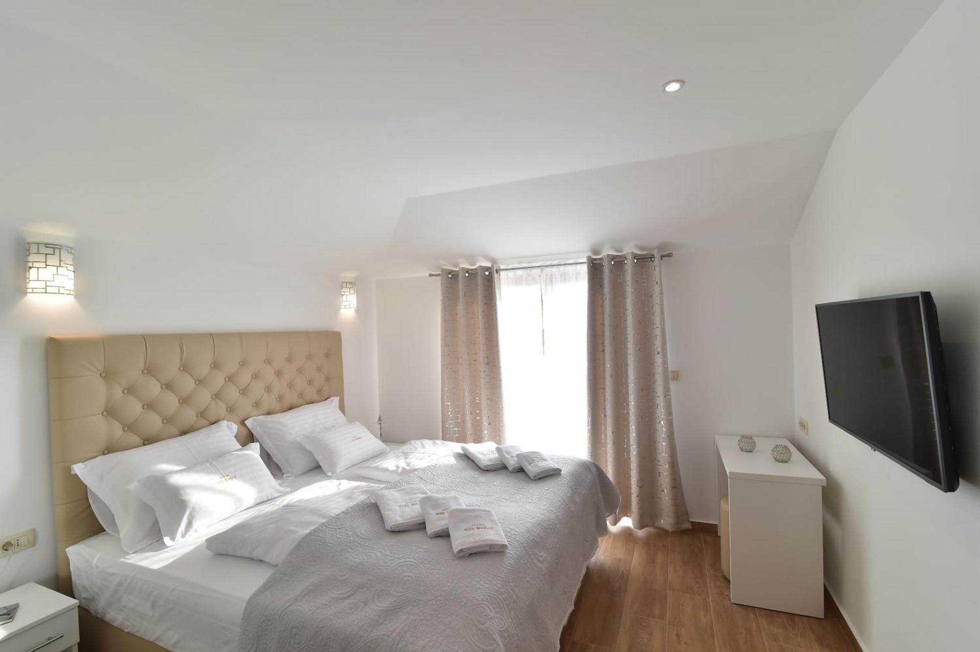 Villa Muskatel -with Heated Pool