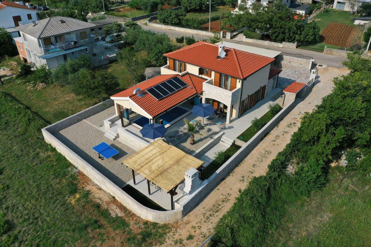Villa Muskatel -with Heated Pool